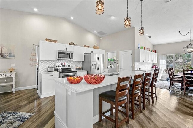 Building Photo - 4427 Highland Oaks Cir