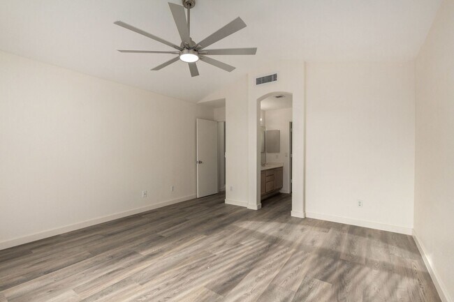 Building Photo - 3 Bedroom / 2.5 bath CORNER Lot in Ahwatukee