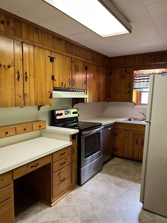 Building Photo - 296 Middle Fork Rd