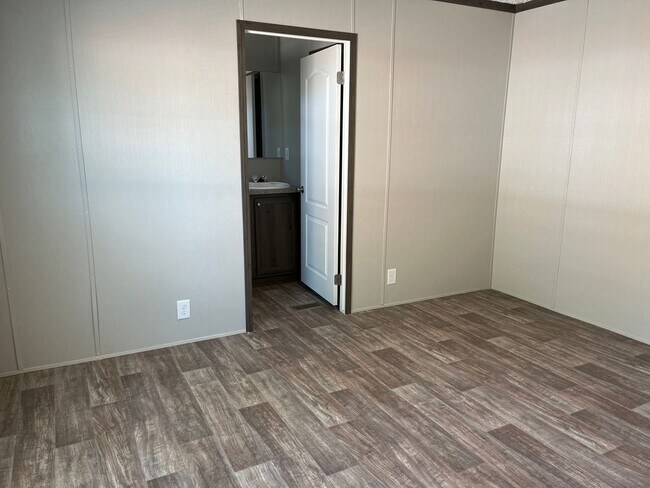 Building Photo - Pelican Point