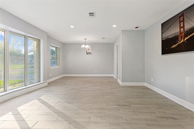 Building Photo - 7103 Lugary Dr