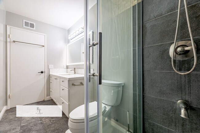 Building Photo - Quiet Cul-De-Sac Living with Pool – Arcadia Unified Schools