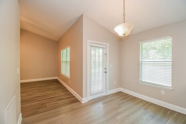 Building Photo - 6638 Lana Ln