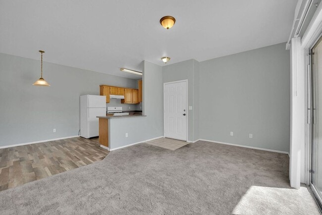 Building Photo - 5655 E Sahara Ave