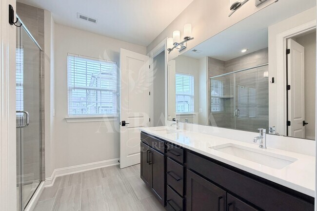 Building Photo - 829 Amley Pl
