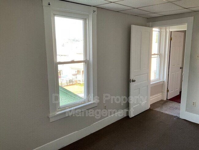 Building Photo - 508 Chestnut St