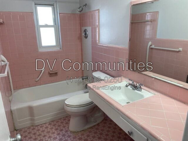 Building Photo - 888 14th Ave S