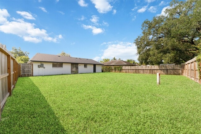Building Photo - 7706 Deadwood Dr