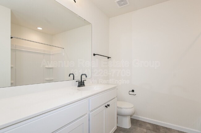 Building Photo - 6 Snowdrop Ct