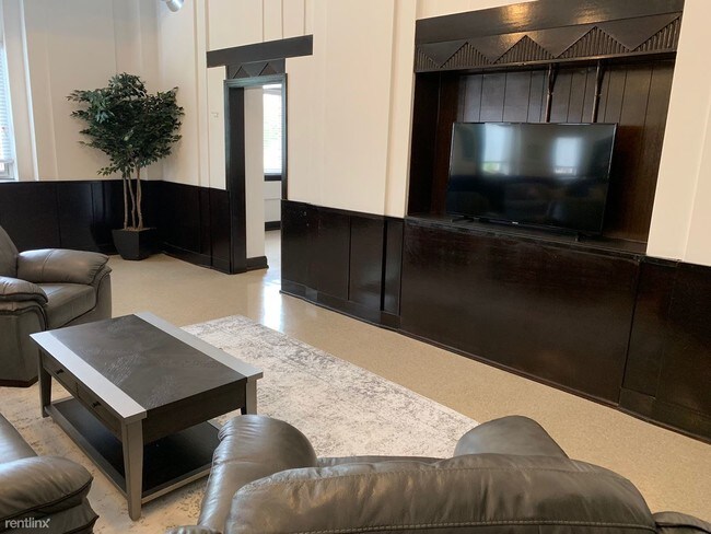 Building Photo - 751 2nd Ave S