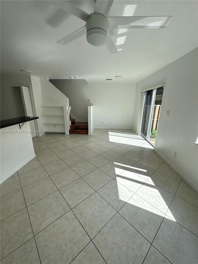 Building Photo - 324 NE 3rd St