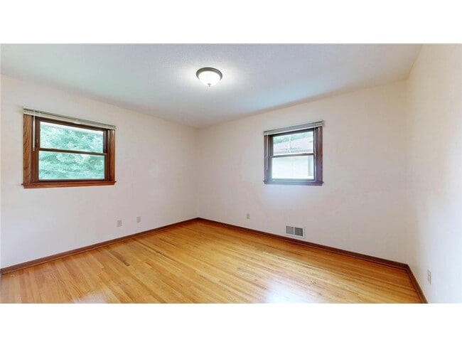 Building Photo - 3308 Roosevelt Ct NE