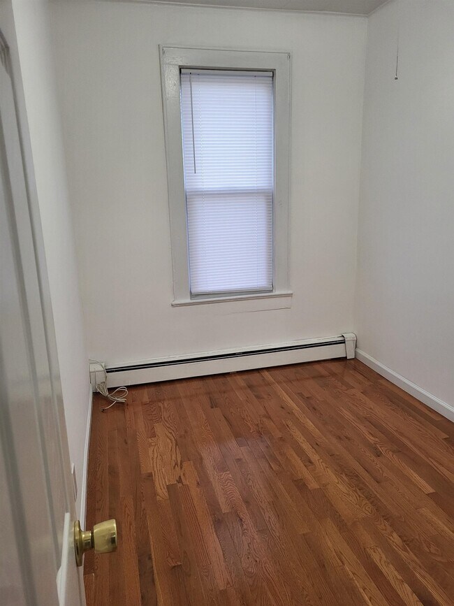 Building Photo - 89 W 21st St