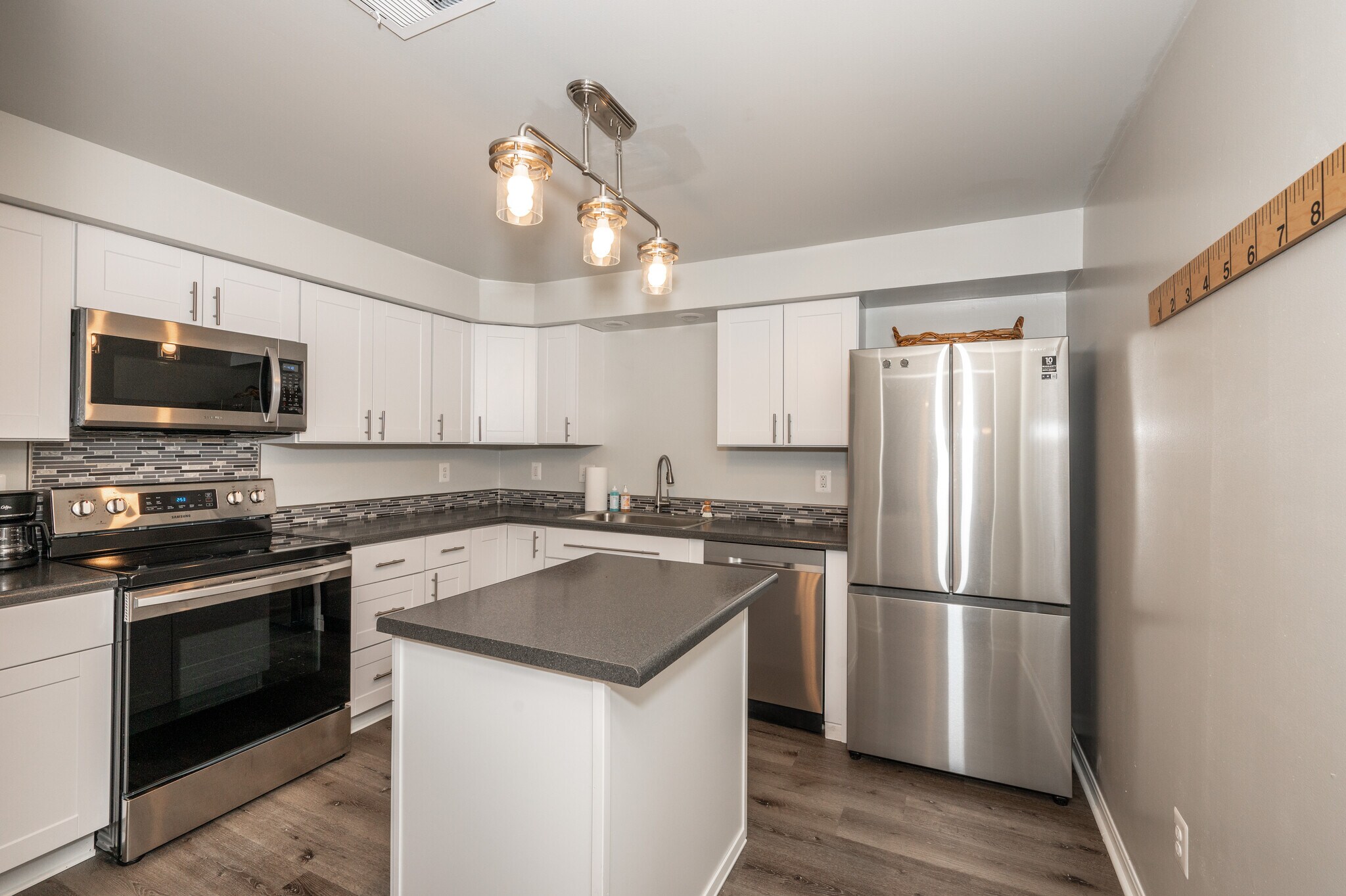 Building Photo - 726 Madison Ave