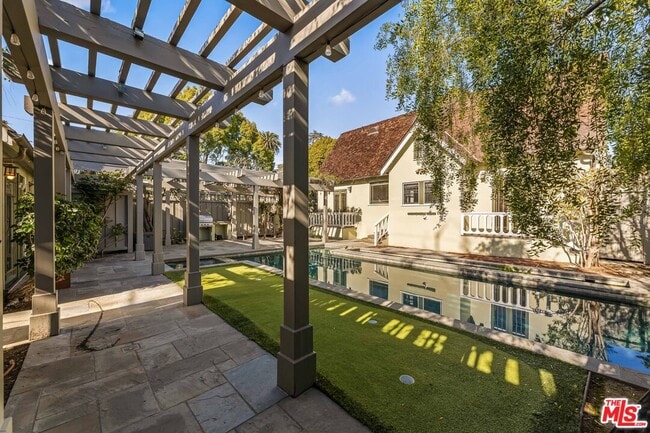 Building Photo - 602 11th St