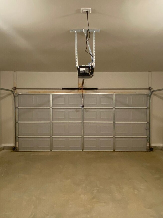 Building Photo - Home for Rent in Jemison, AL...  Available...