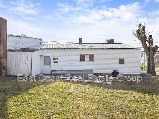 Building Photo - 528 Hack Wilson Way