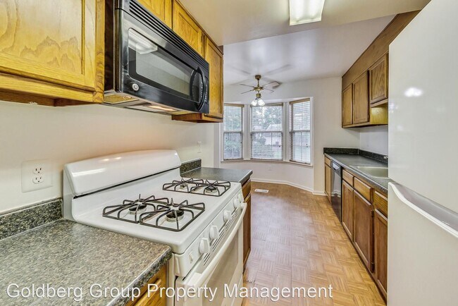 Building Photo - 3 br, 3.5 bath House - 7424 Monona Terrace
