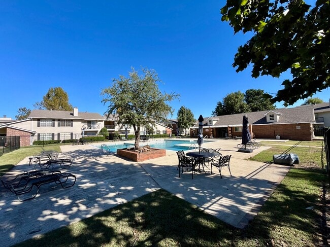 Building Photo - 3200 W Britton Rd