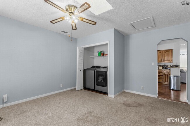 Building Photo - 2810 Fleming Rd