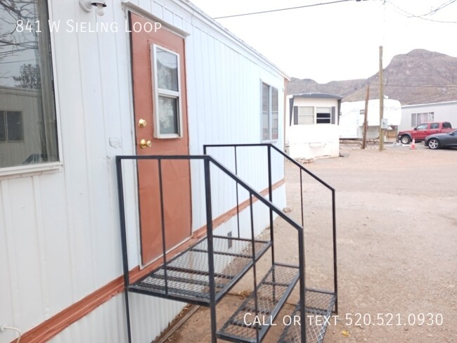 Building Photo - 2 Bed/1.5 Bath Mobile Home