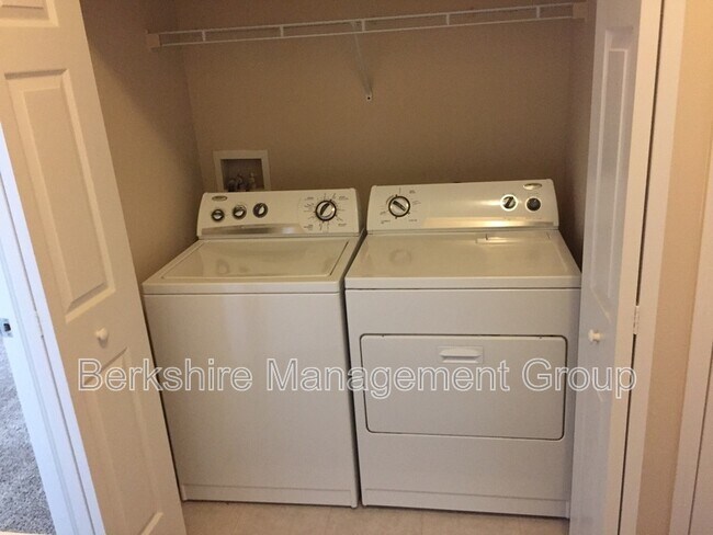 Building Photo - 5041 Chipotle Ln