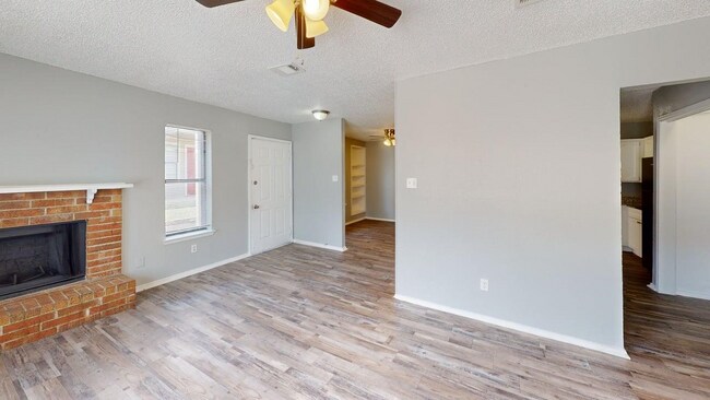 2_Davis-Square-C3-2-Living-Room.jpg - Davis Square Apartments
