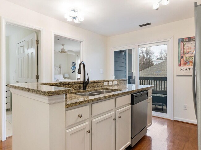 Building Photo - Charming Dilworth Condo in Olmsted Park – Walkable, Updated, Furnished Option Available. Pool Views!