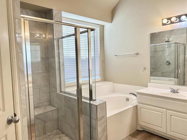 Building Photo - 2421 Mallard Dr