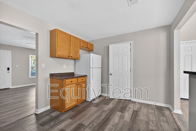 Building Photo - 10032 Regency Ct