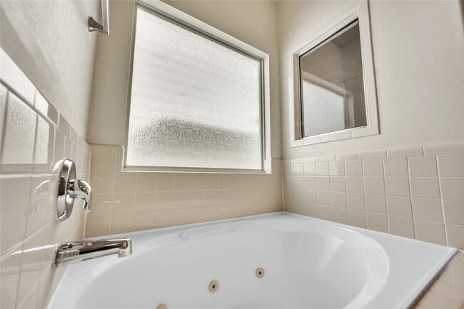 Building Photo - 2614 Shady Acres Ct