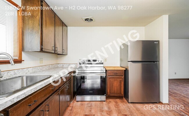 Building Photo - 1380 SW Swantown Ave