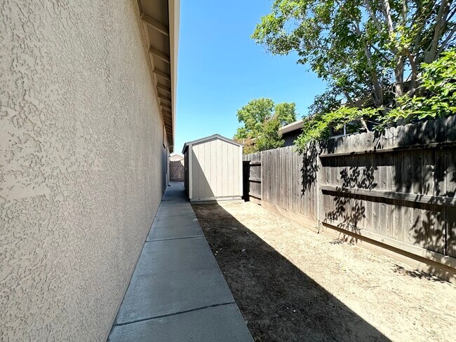 Building Photo - Beautifully Updated 3-Bedroom, 2-Bath Home...