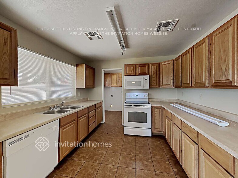 Building Photo - 17217 N 33rd Pl