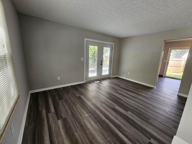 Building Photo - 2084 Brookfield Rd
