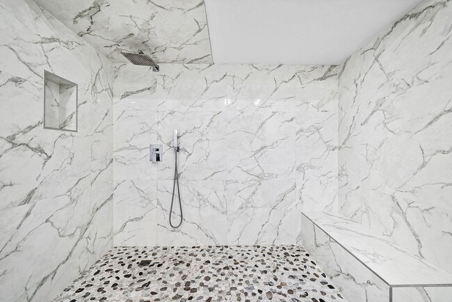 Building Photo - 6165 Old Court Rd