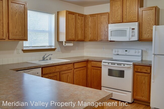 Building Photo - 4 br, 2.5 bath House - 7017 179th St Ct E