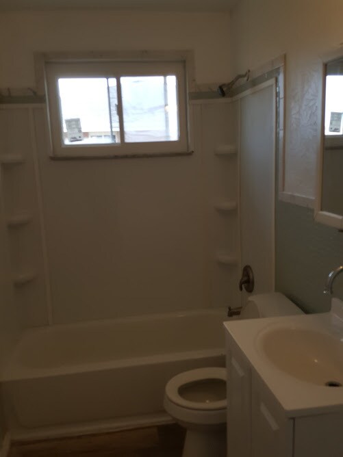 Building Photo - 4267 Drowfield Dr