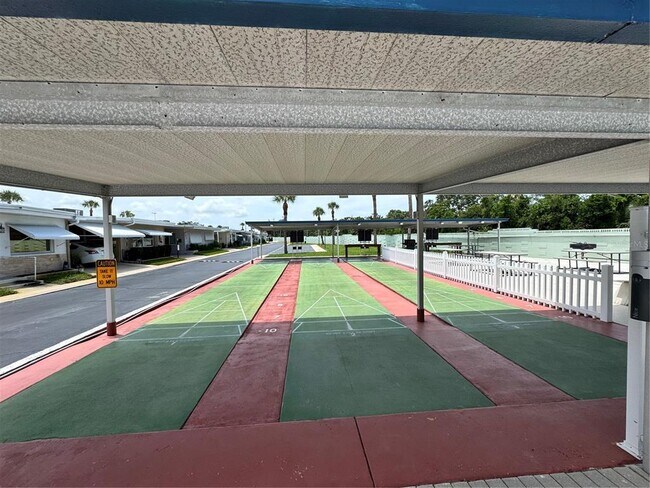 Building Photo - 250 Rosery Rd NW #206