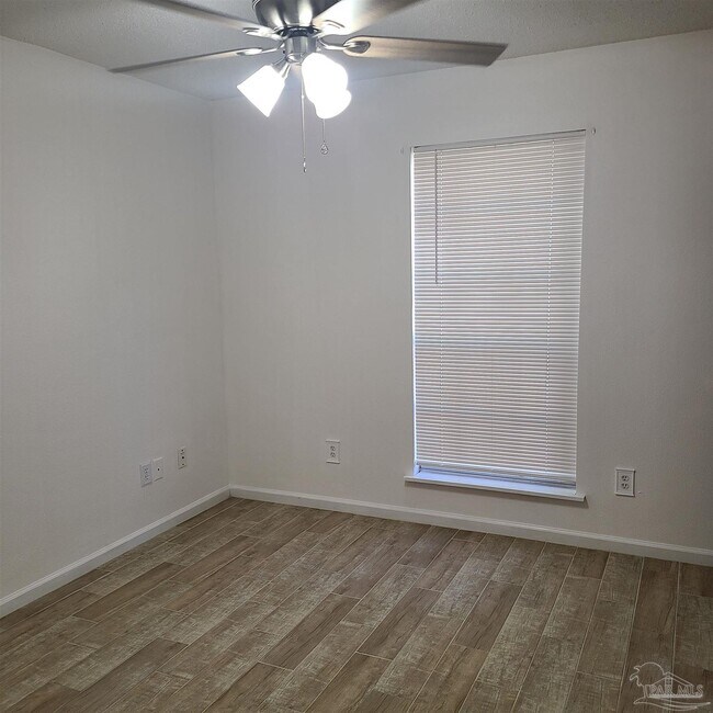 Building Photo - 3014 Ranchette Square