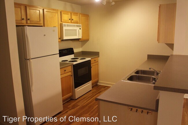 Building Photo - 211 Harts Cove Way