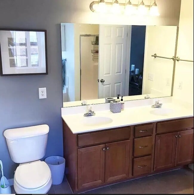 Building Photo - 9805 Castain Dr