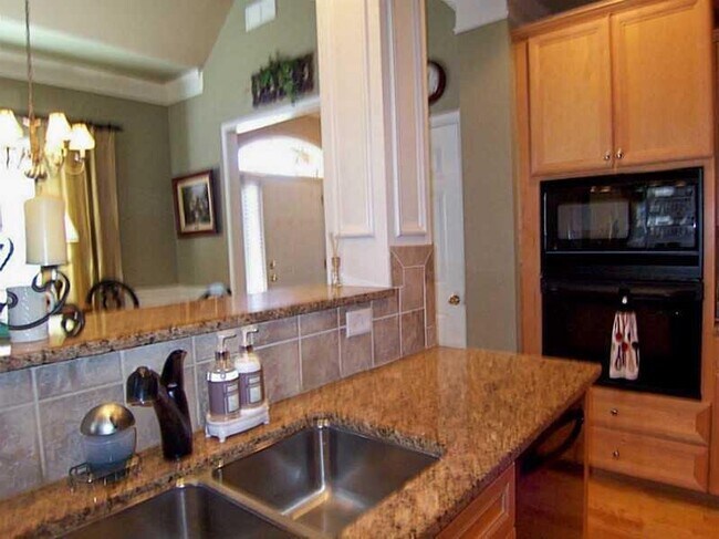 Building Photo - 6128 Prestwood Dr