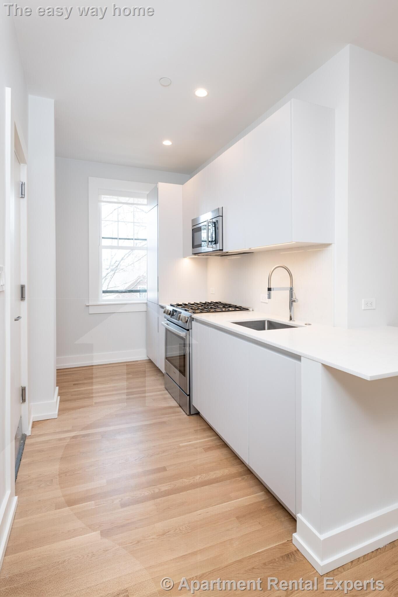 Building Photo - 18 A Forest St