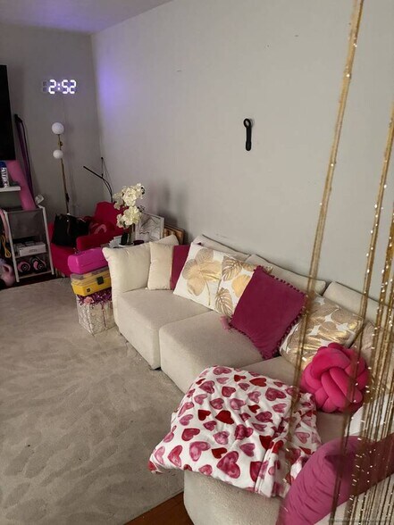 Building Photo - 30 Russell St