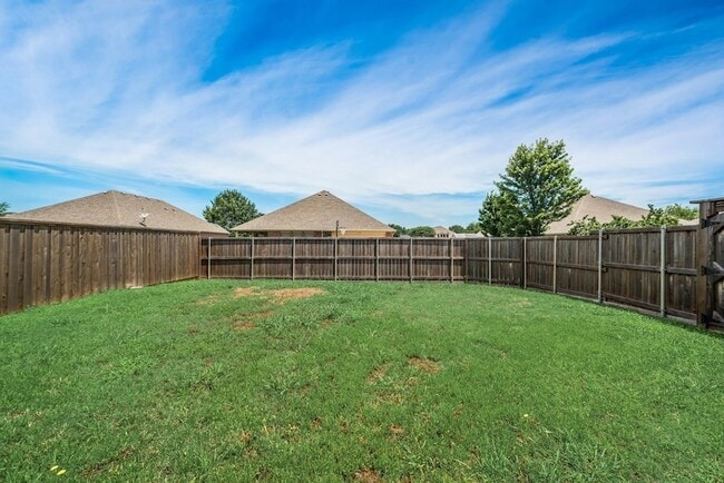 Building Photo - 105 Shadybrook Dr
