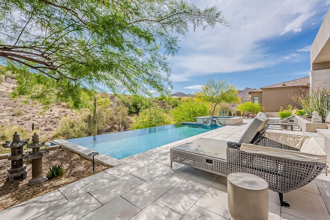 Building Photo - Luxury Home ready for January Move-in