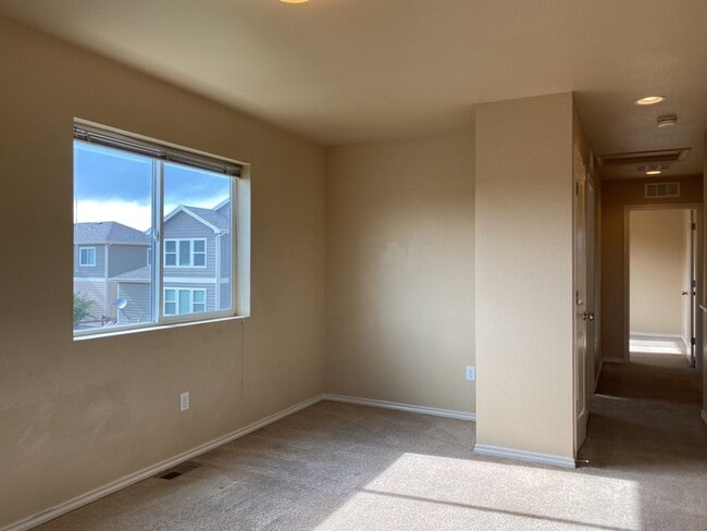 Building Photo - Lovely 3 Bed 2.5 Bath Home in Timbervine