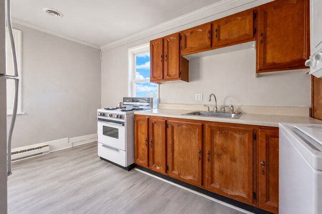 Building Photo - 1309 Linden Ave