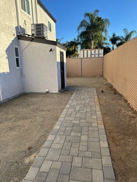 Building Photo - 410 Highland Ave